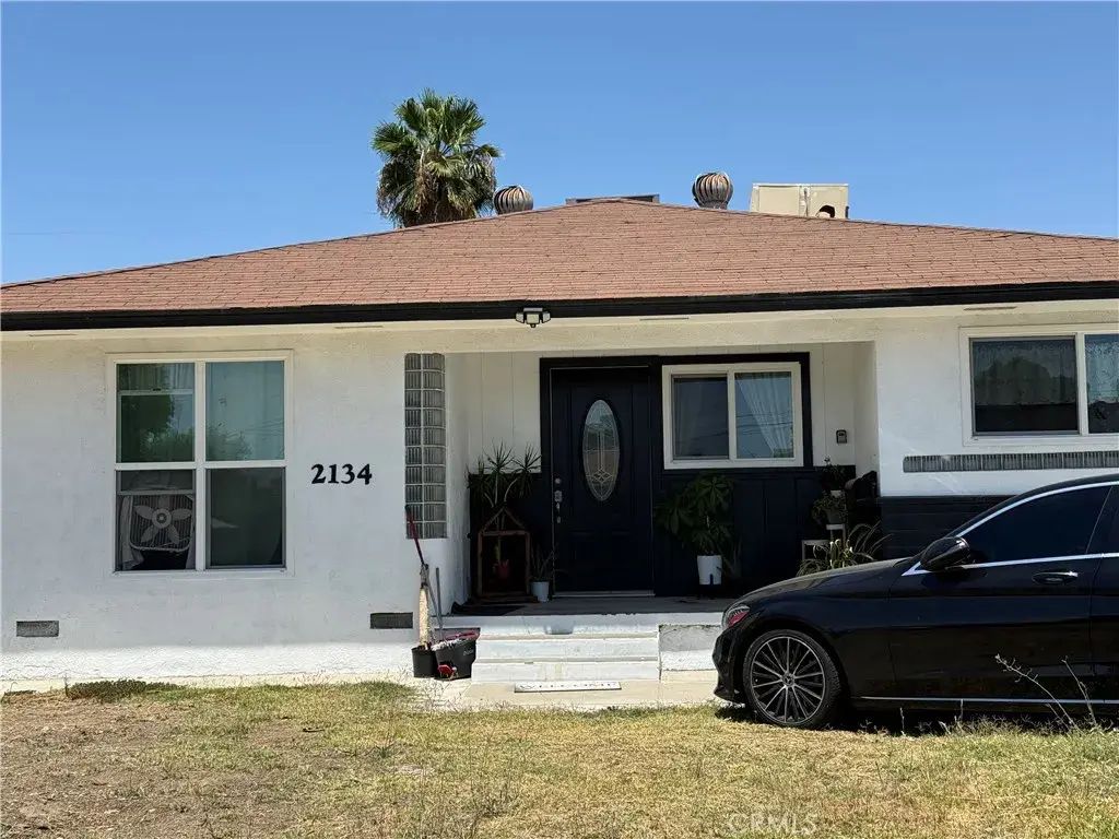 2134 Sacramento, Bakersfield