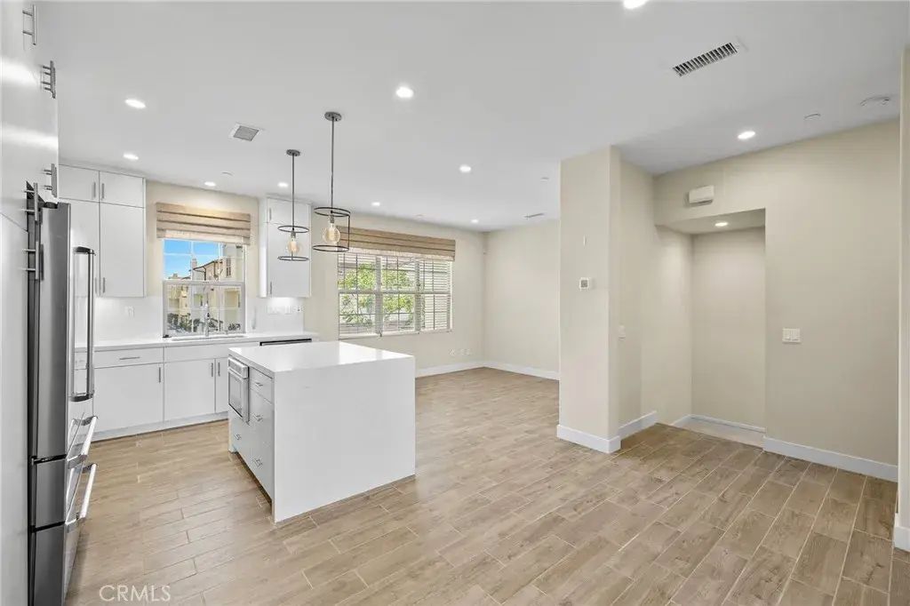 114 Outwest, Irvine