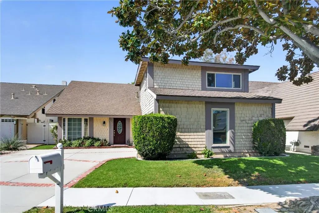 2372 Apple Tree Drive, Tustin