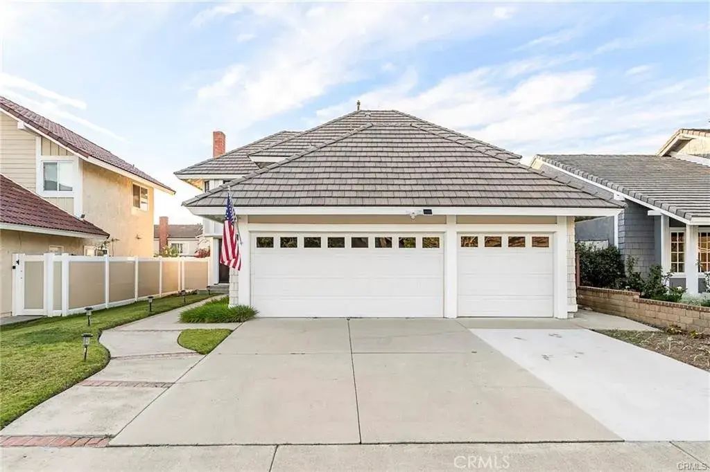 26 Belmonte, Irvine