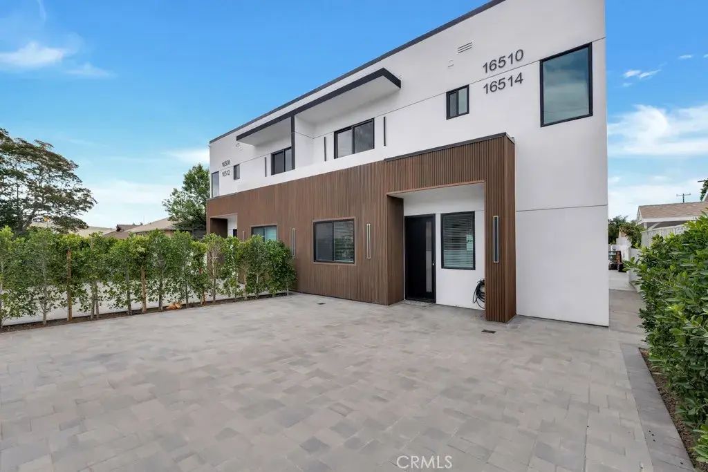 16510 San Fernando Mission Blvd, Granada Hills