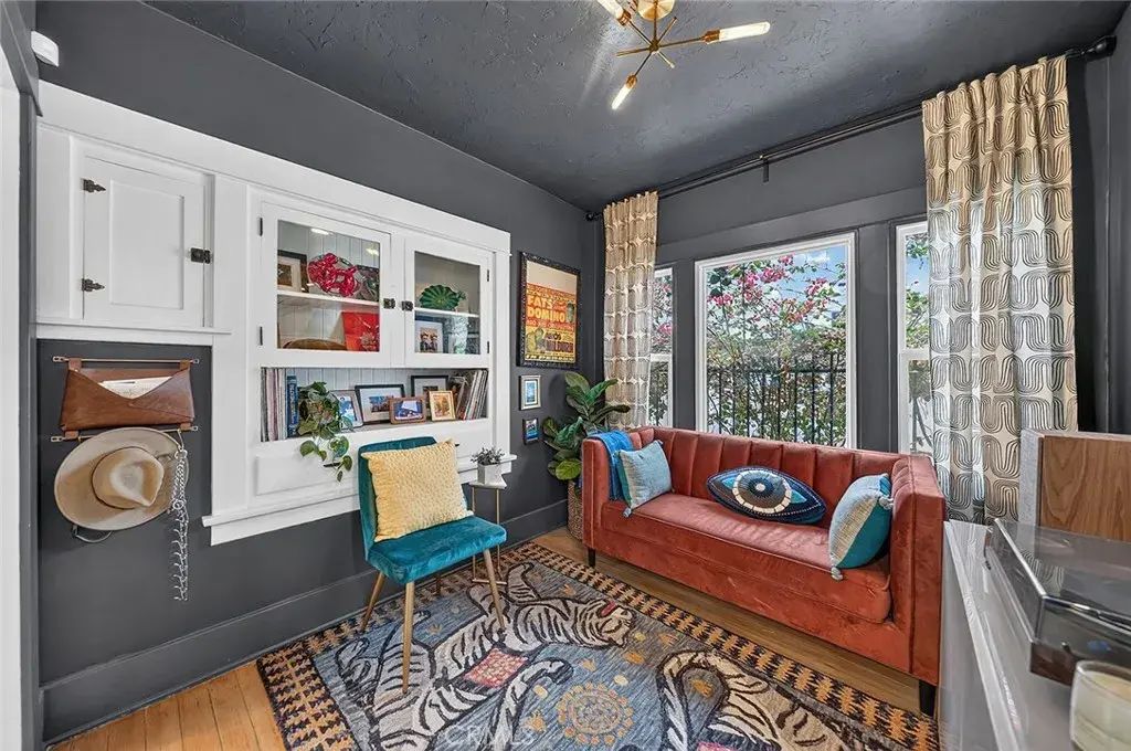523 Olive, Long Beach