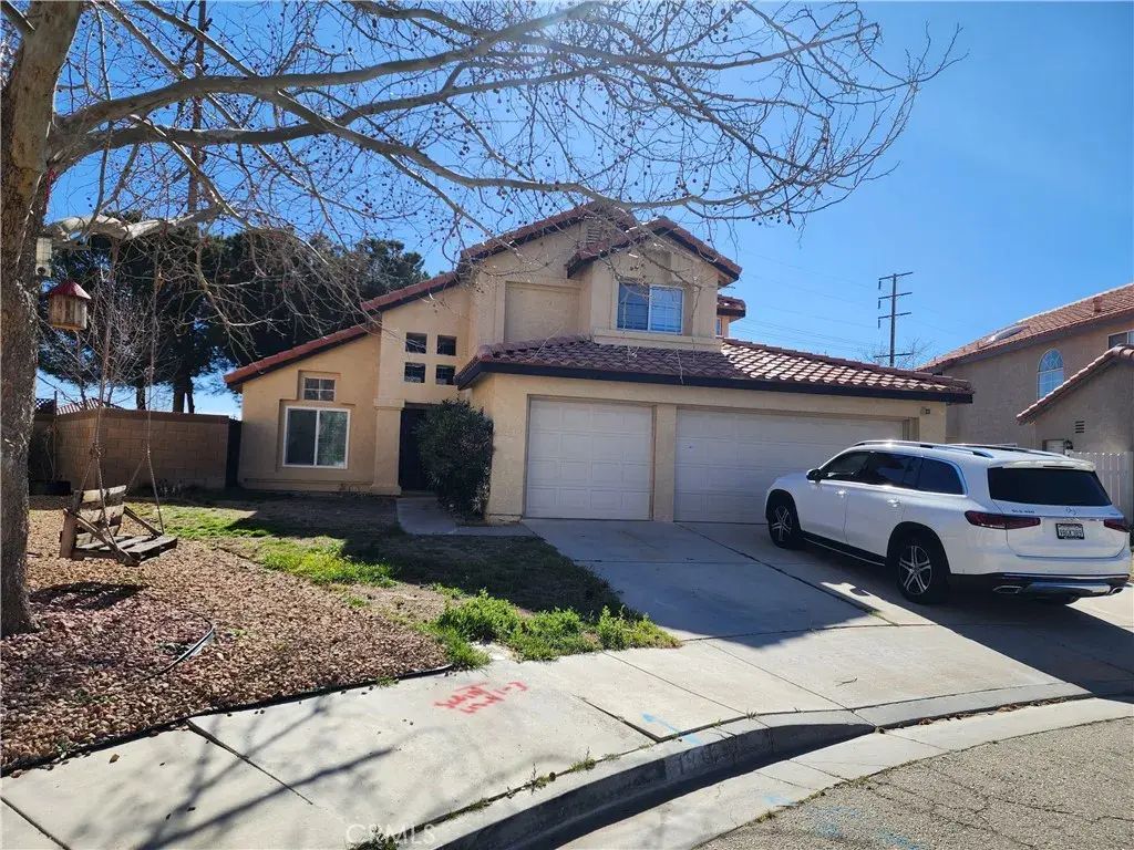 1846 E Milling, Lancaster