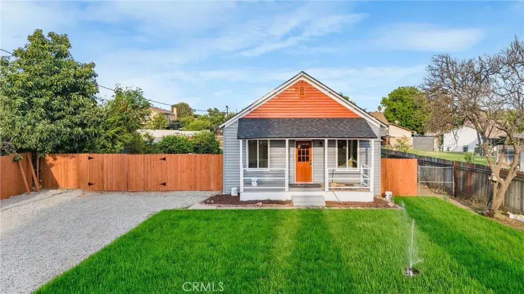 10803 Larch, Bloomington
