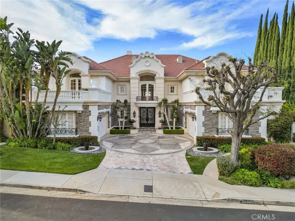3724 Winford Drive, Tarzana