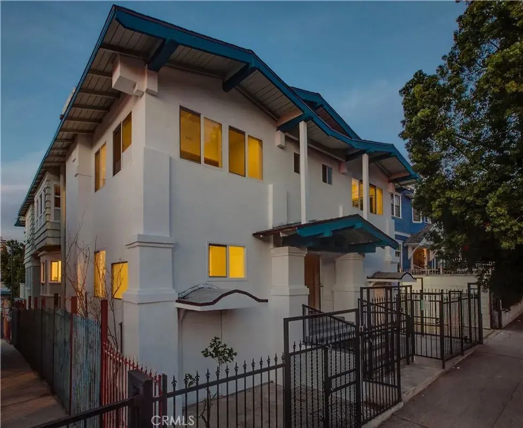 2765 W 8th, Los Angeles