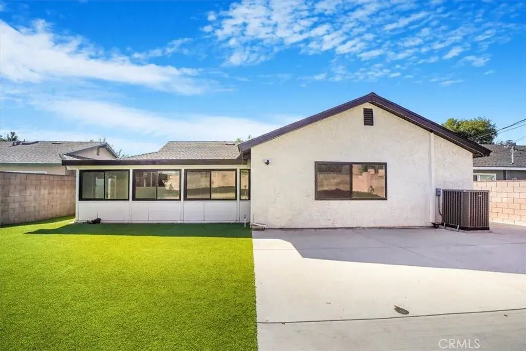 16329 Napa, Los Angeles