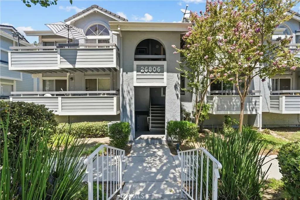 26806 Claudette Street 323, Canyon Country