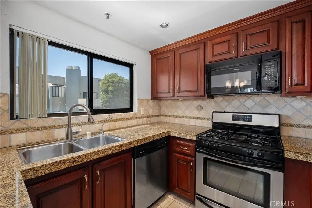 17652 Sergio Circle 202, Huntington Beach