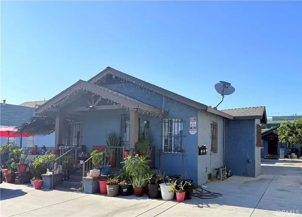 2305 Walter, Huntington Park