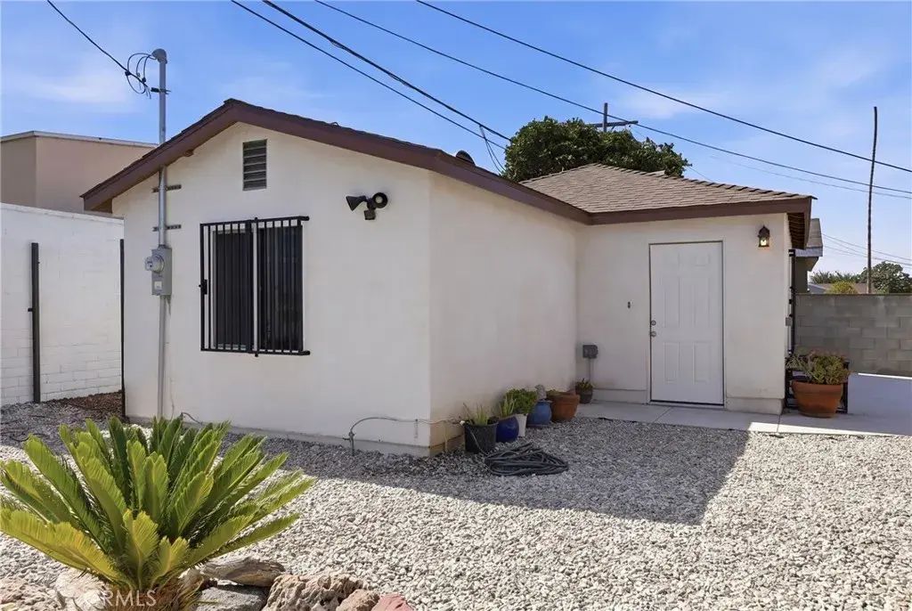 10646 S Wilton Place, Los Angeles