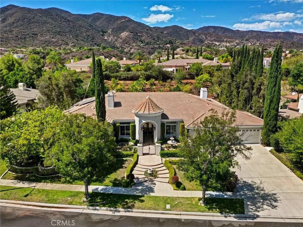 1660 Alamitos, Corona