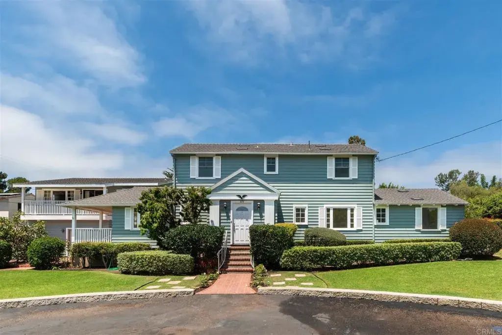 678 Silvergate Ave, 