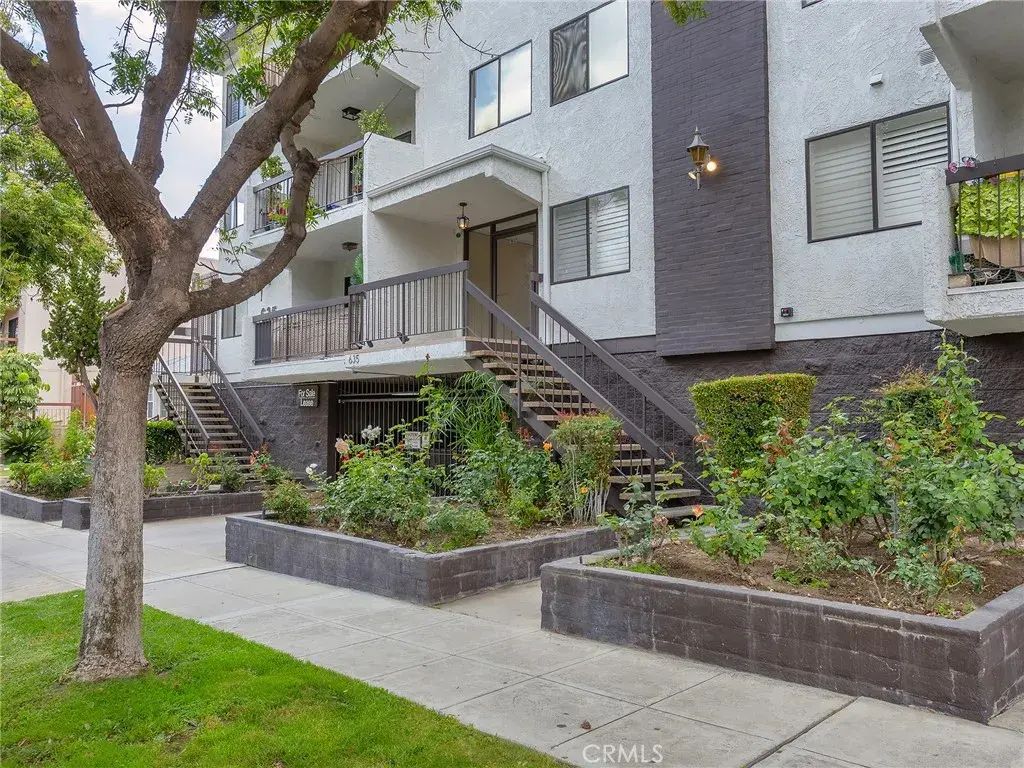 635 E Elmwood Avenue 203, Burbank