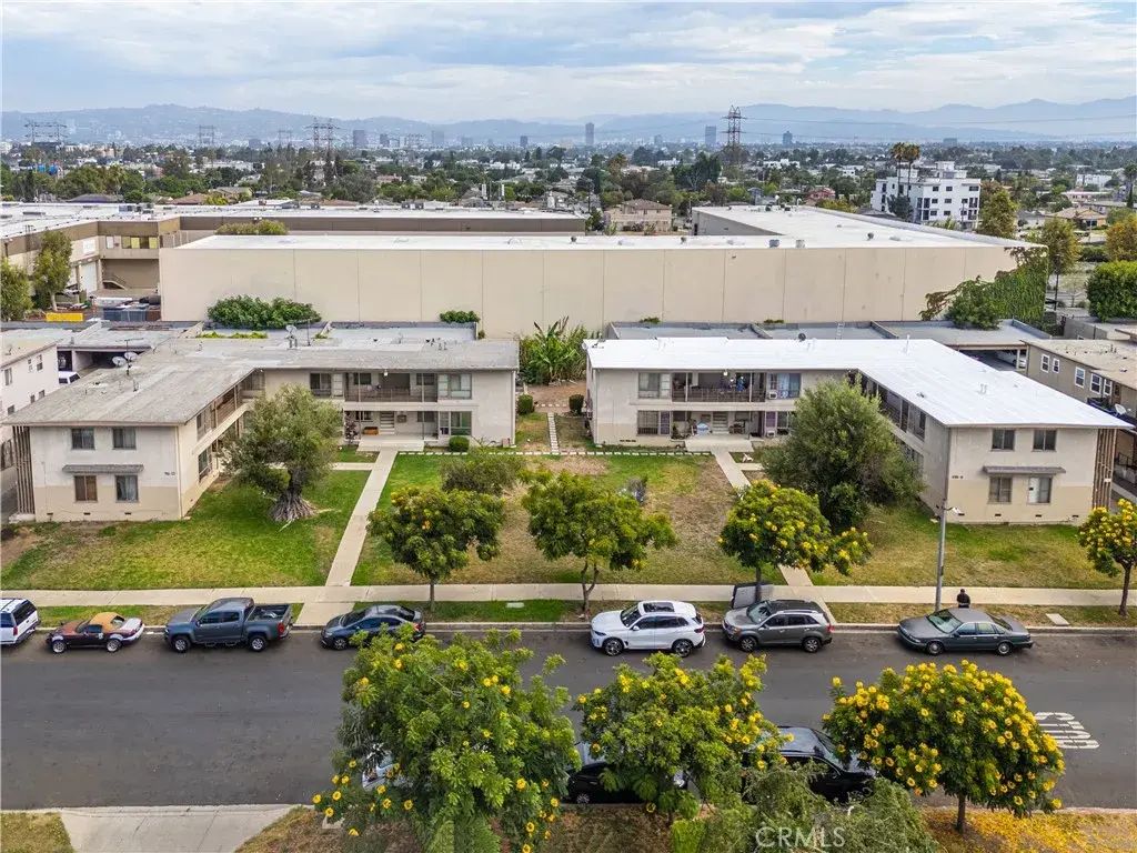 5701 Corbett, Los Angeles