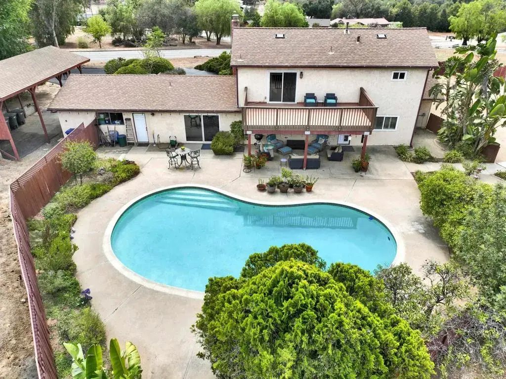 1402 Big Red Road, Alpine