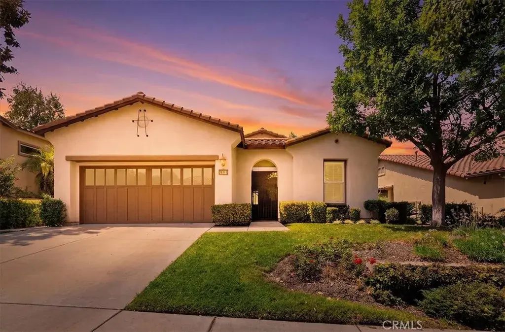 24211 Whitetail, Corona