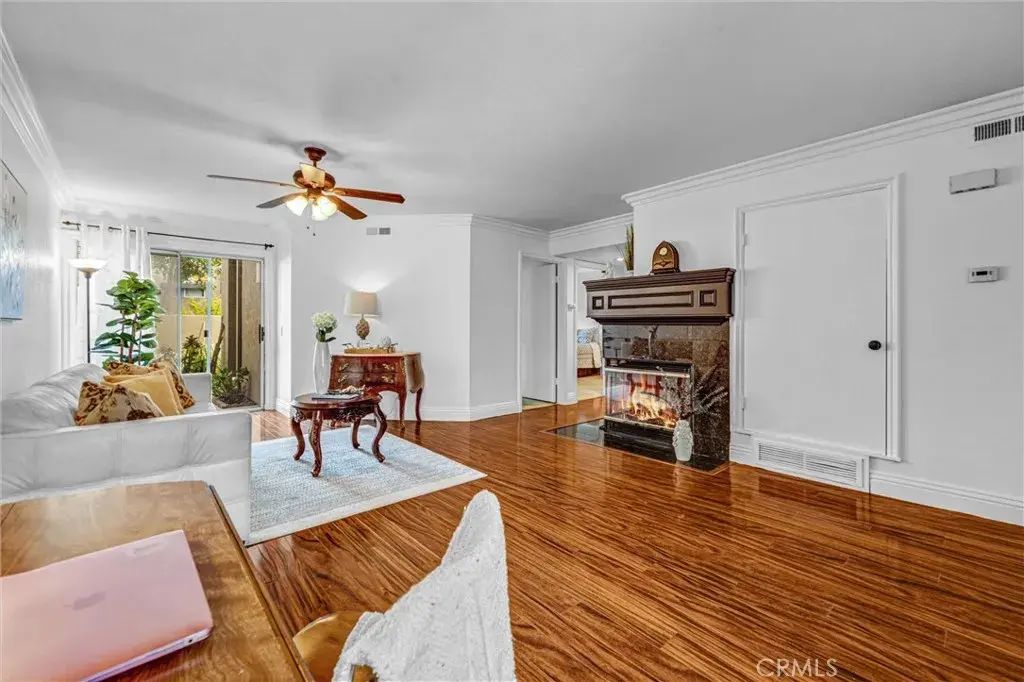 21122 Aqua, Mission Viejo