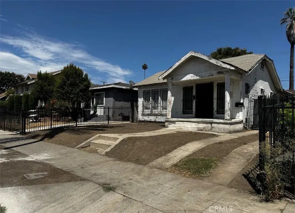3972 S Hobart, Los Angeles