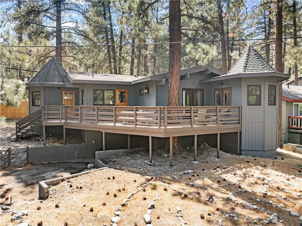5888 Willow, Wrightwood