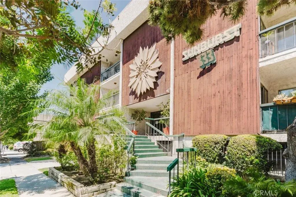 333 Burchett Street 111, Glendale