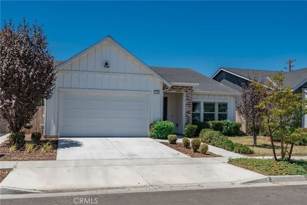 2048 N Mitchell Street, Hanford