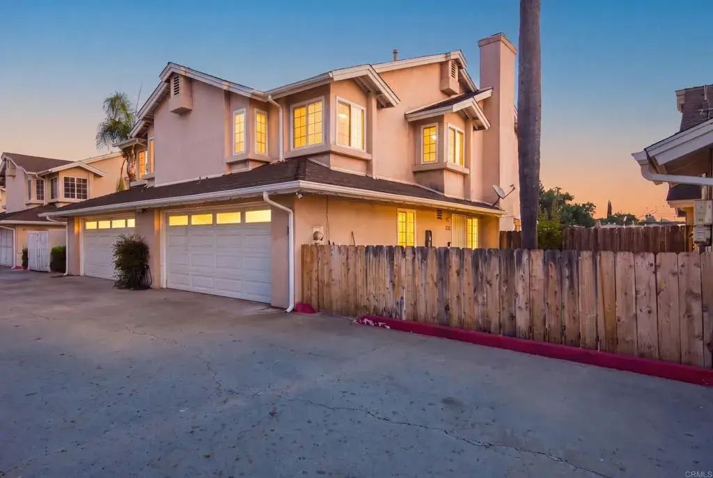572 Hart Dr, El Cajon