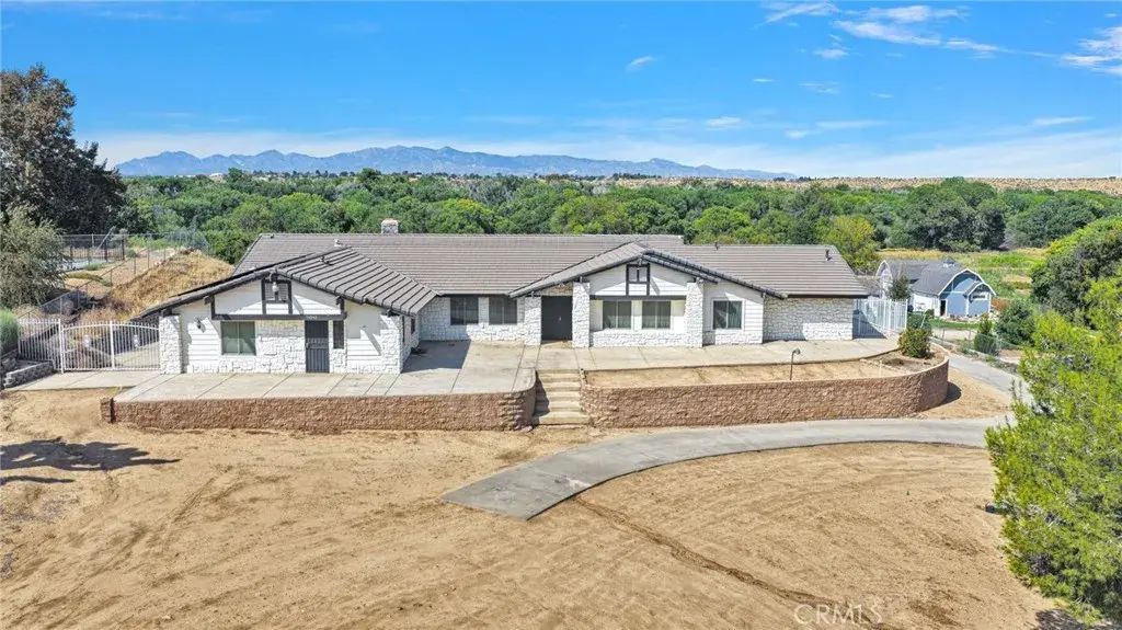 14942 Riverside Drive, Apple Valley