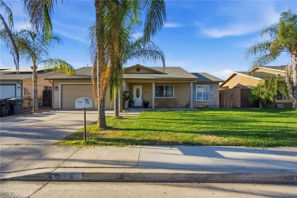 676 E Bobbi Avenue, 