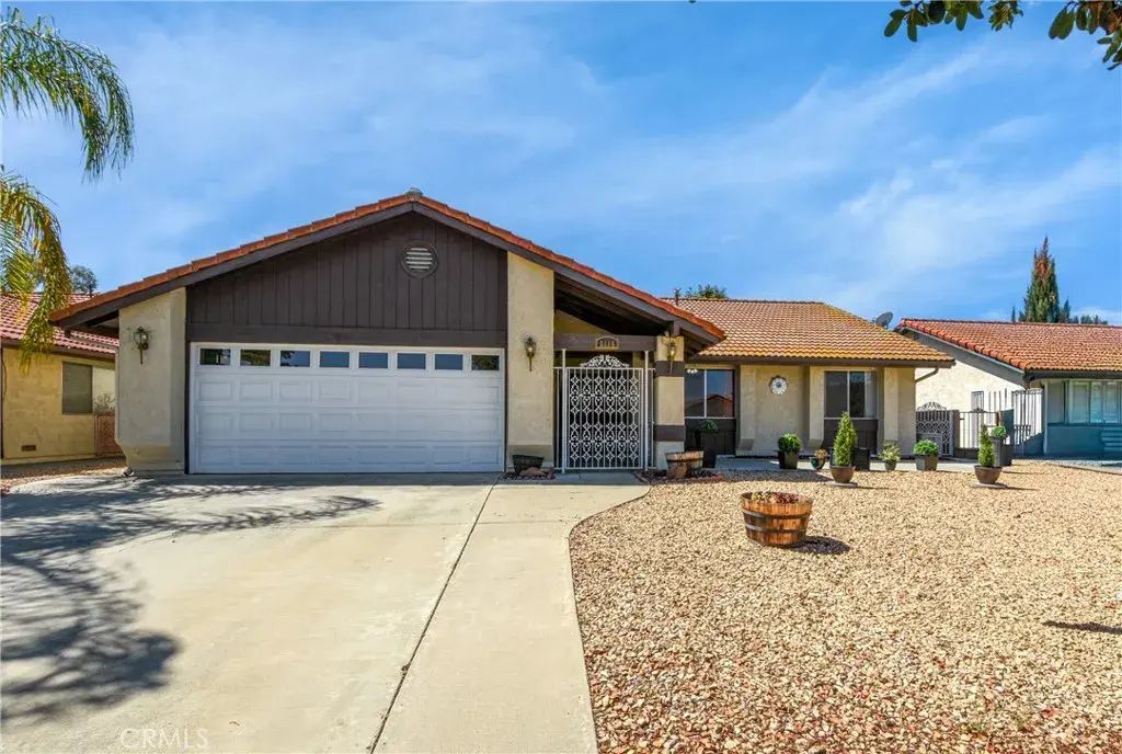 2115 Flame Tree, Hemet