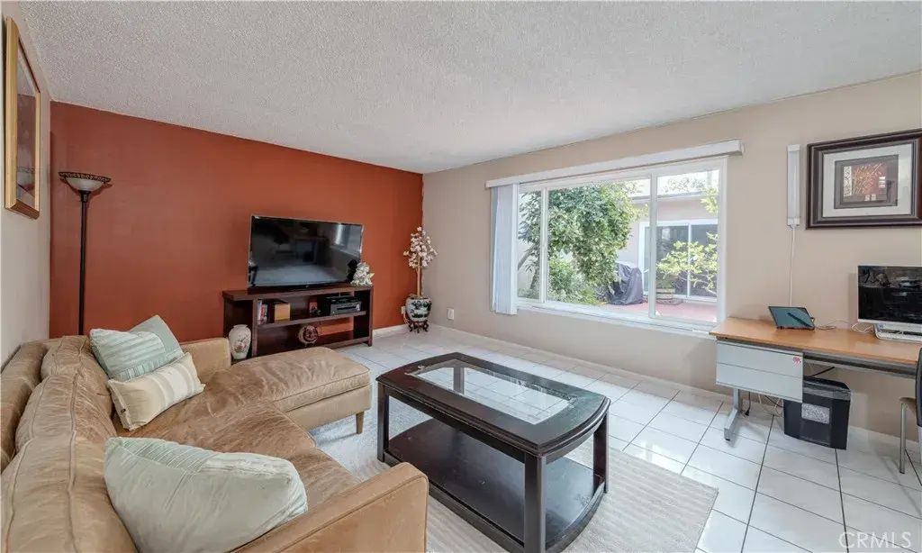 13875 La Jolla Plaza, Garden Grove