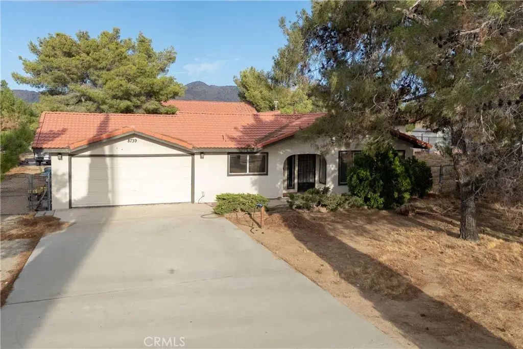 8739 Palomar Avenue, Yucca Valley