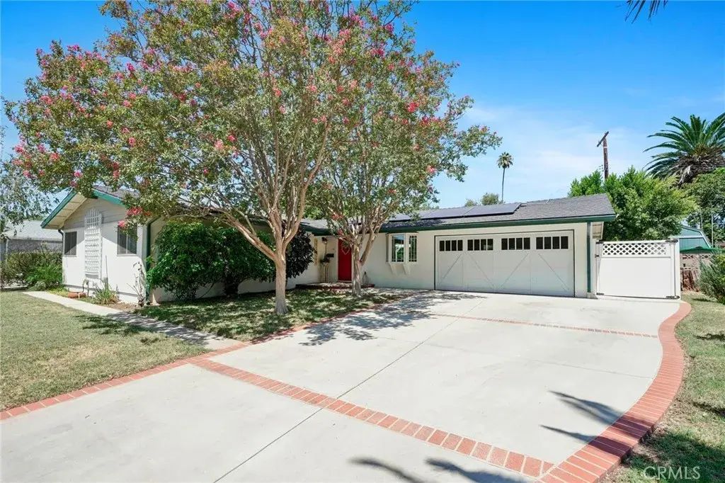 22923 Elkwood, West Hills