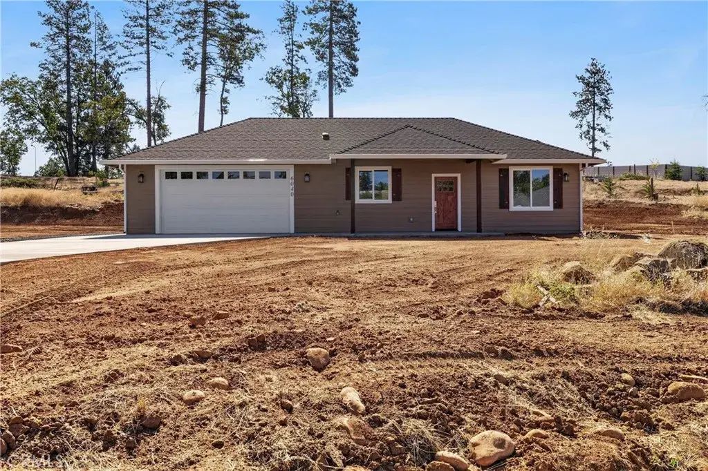 6040 Maxwood, Paradise
