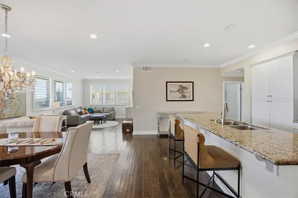 13028 Central Ave 402, Hawthorne