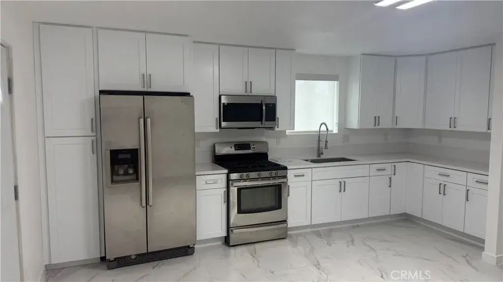 1155 E 81st Street A, Los Angeles