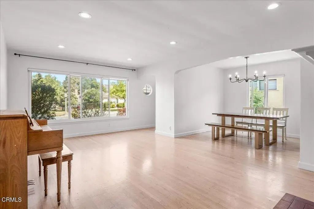 416 Dartmouth Road, Burbank