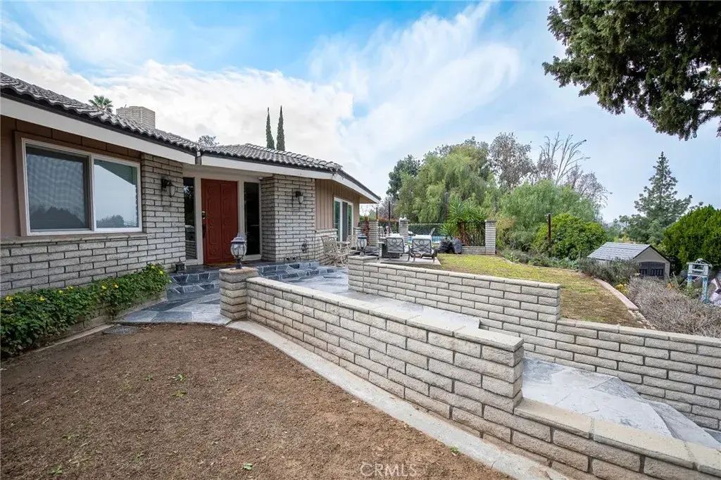 23144 Twin Canyon, Grand Terrace