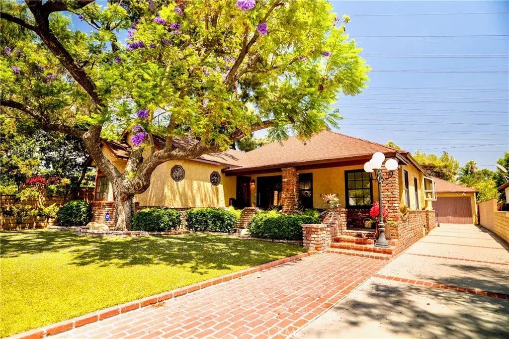 1044 N Pass Ave, Burbank
