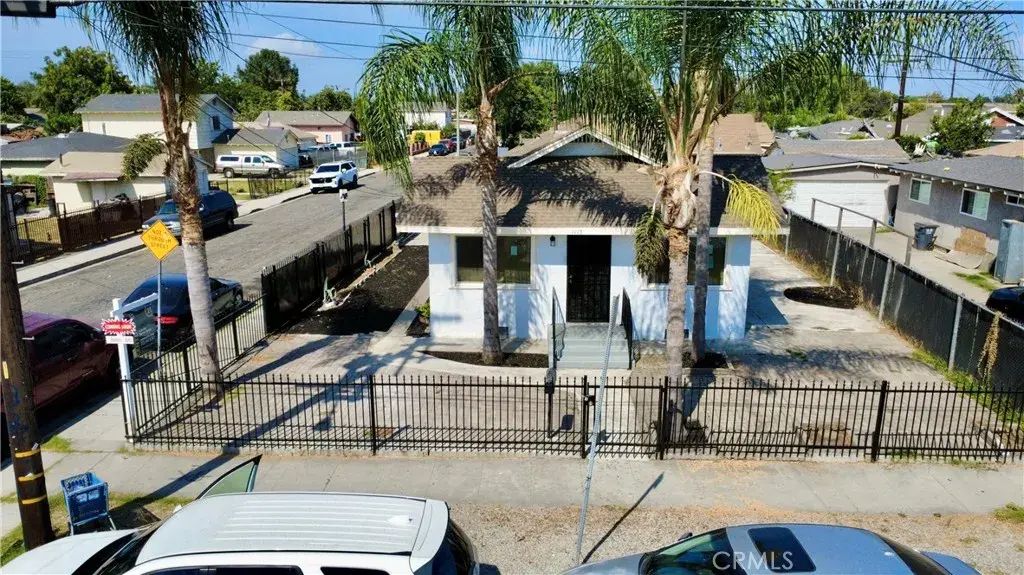 1115 S Acacia, Compton