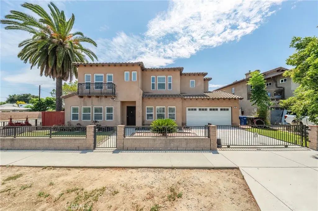 658 E. Phillips Boulevard, Pomona