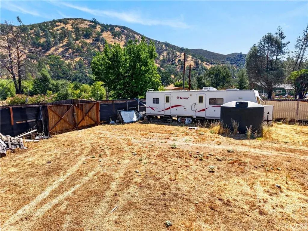 3865 Spring Valley, Clearlake Oaks