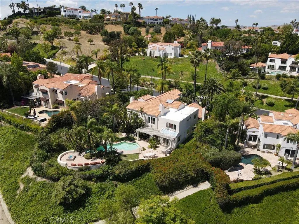 24142 Park Riviera, Calabasas