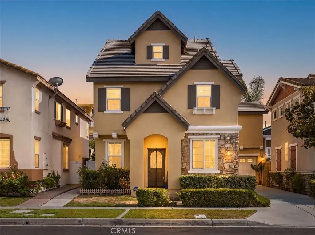 7927 Glide Path Court, Chino