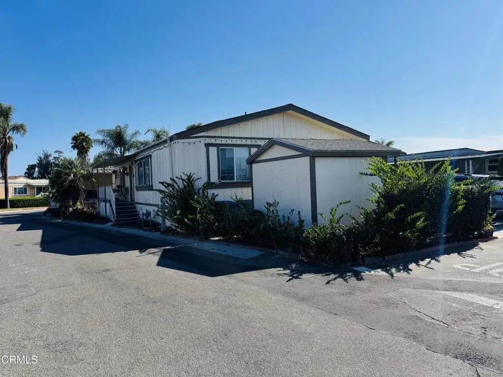 1253 Pear 105, Oxnard