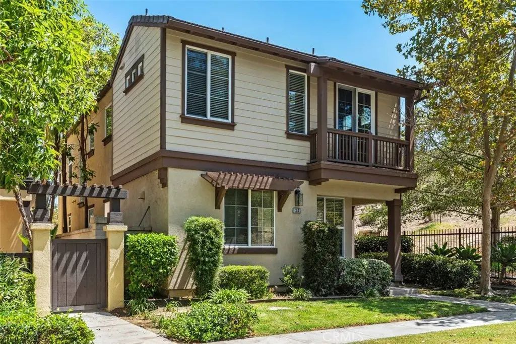 34 Paperwhite, Irvine
