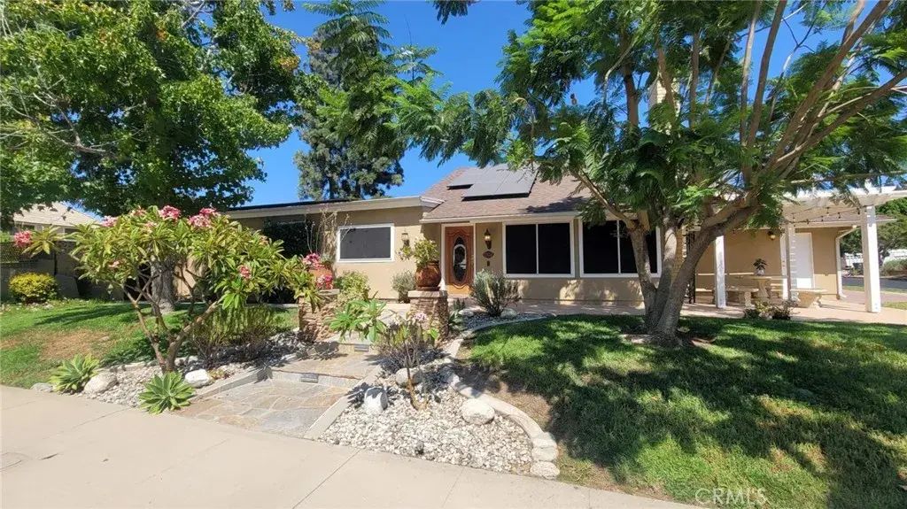 7125 E Randall Avenue, Orange