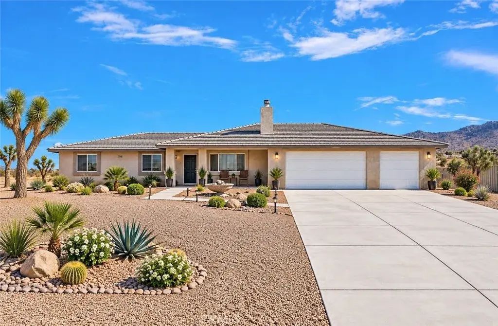 23520 Pala, Apple Valley