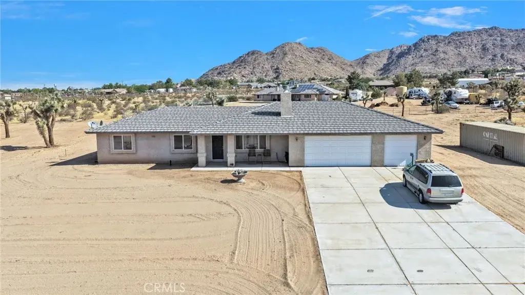 23520 Pala, Apple Valley