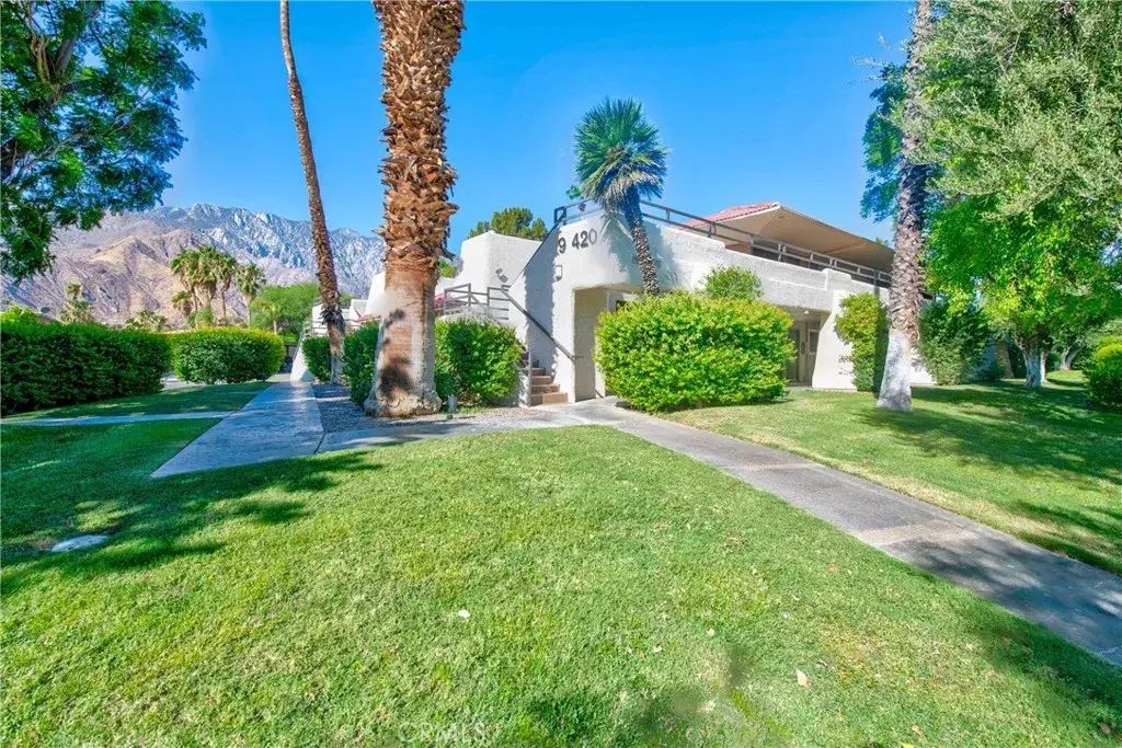 420 N Villa Court 211, Palm Springs